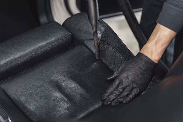 Как почистить кожаные сиденья в машине: советы и рекомендации